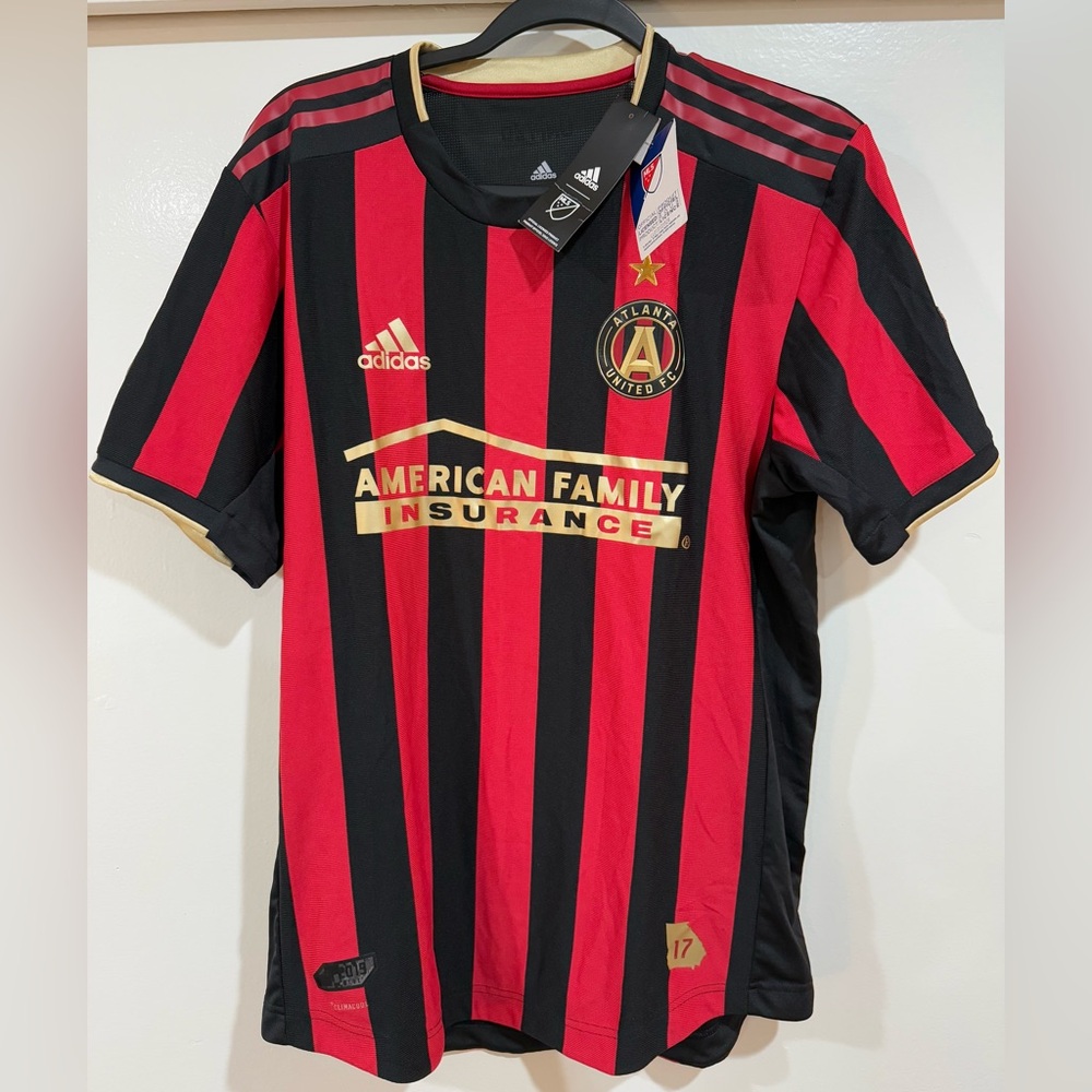 Josef Martinez Atlanta United Futbol Soccer Signed Jersey.